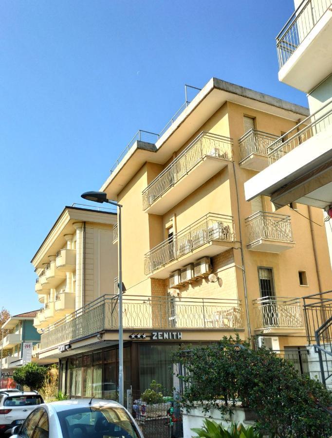 Hotel Zenith ริมินี ภายนอก รูปภาพ