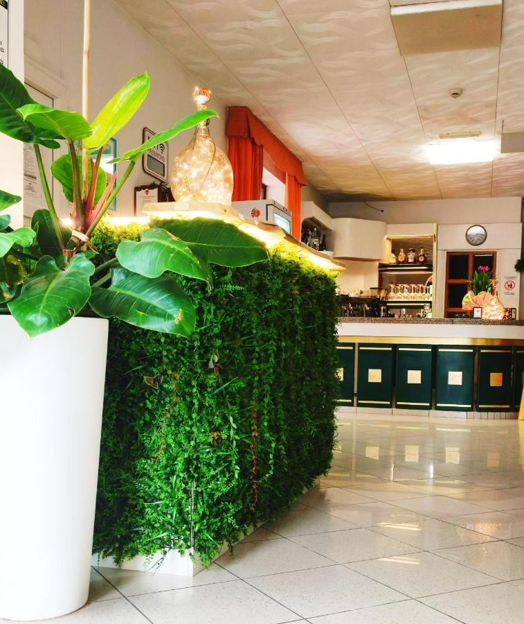 Hotel Zenith ริมินี ภายนอก รูปภาพ