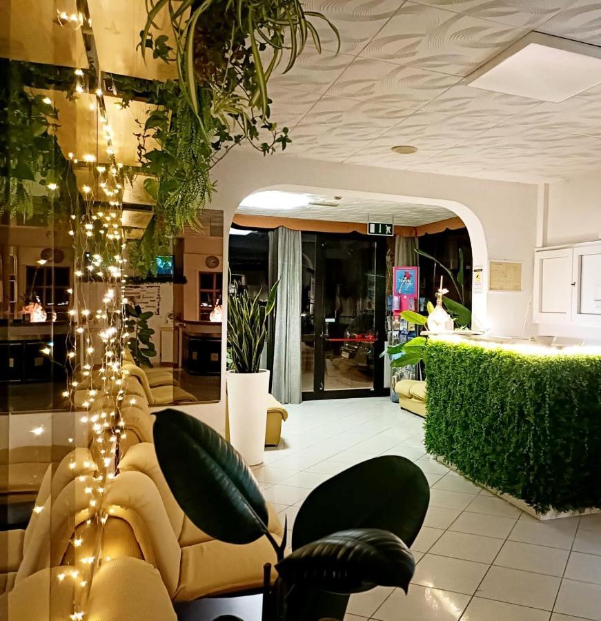 Hotel Zenith ริมินี ภายนอก รูปภาพ