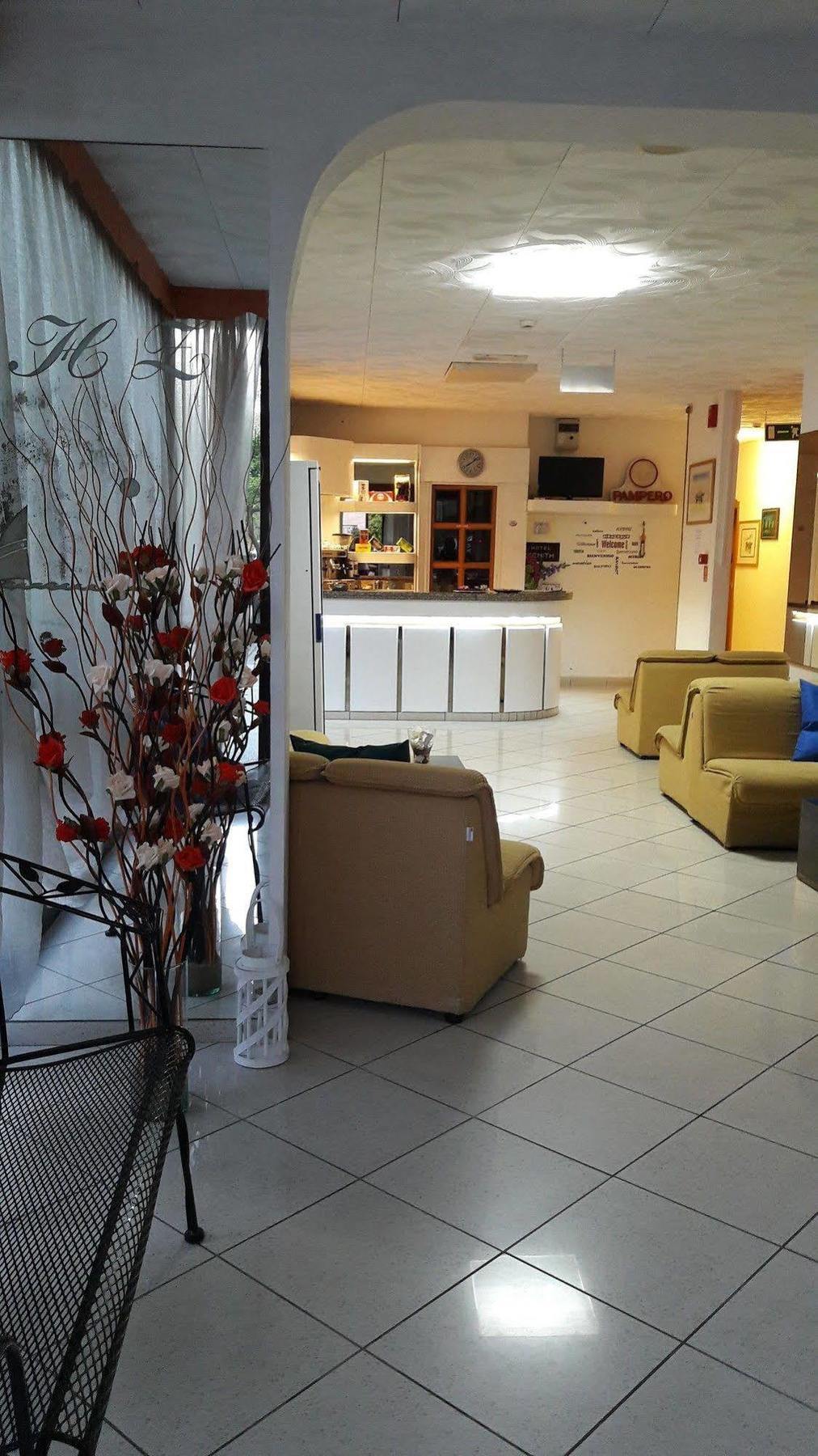 Hotel Zenith ริมินี ภายนอก รูปภาพ